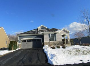 46 Sutherland Dr, Watervliet, NY 12189