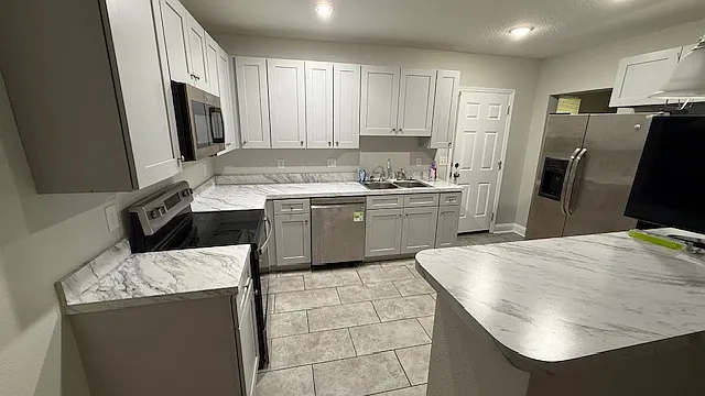 1663 W 24th St — Photo 5