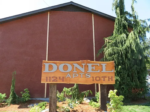 Donel Apartments — Photo 1