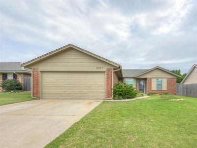 2217 Leaf Dr, Moore, OK, 73160