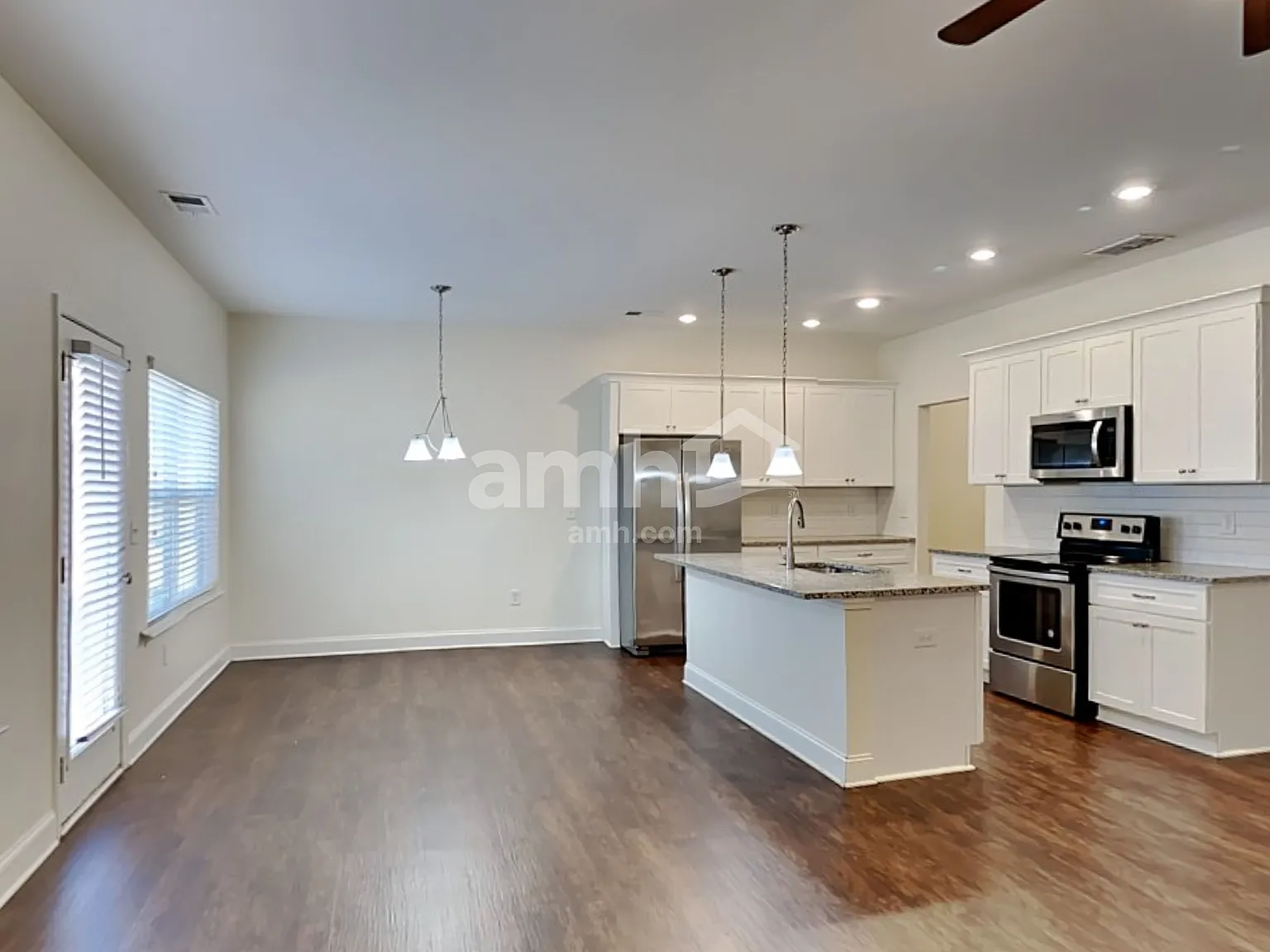 4 bed, 2.5 bath, 2085 sqft, $2,170 — Photo 4