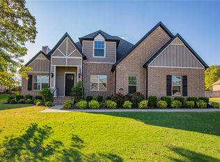 407 Cascade Ln, Cave Springs, AR 72718