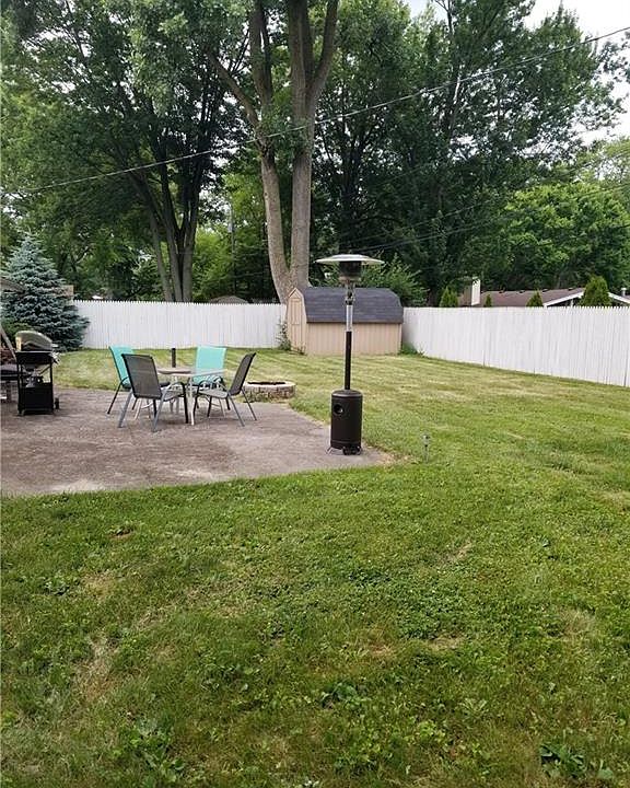 2nd image of 2922 W Lincolnshire Blvd