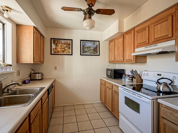 4th image of 6334 Forest Hills Ct NE