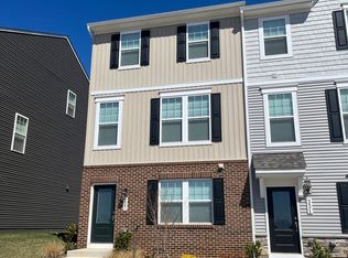 327 Presidents Pointe Ave, Ranson, WV 25438