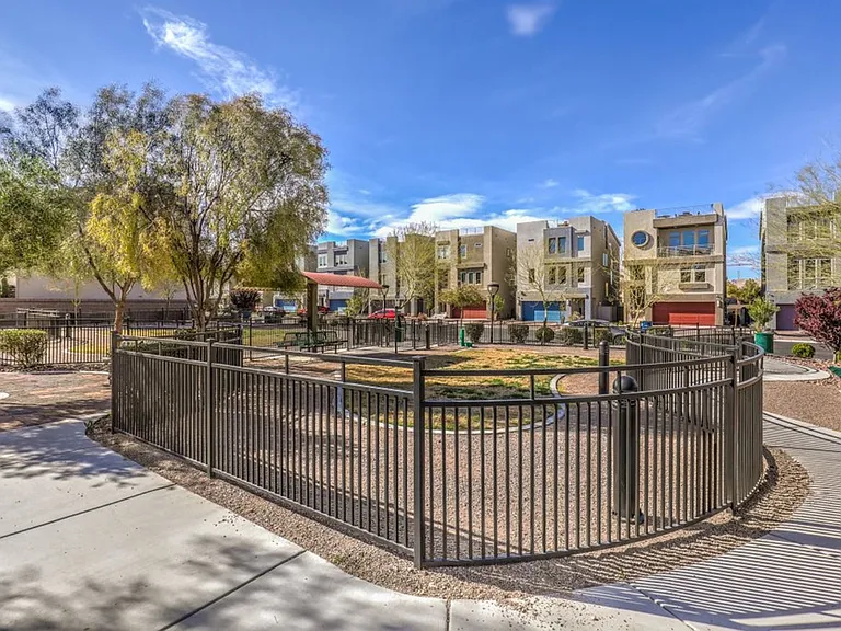 8086 Misty Canyon Ave — Photo 33