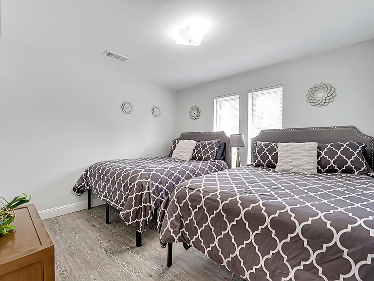 13421 Whispering Hills Dr — Photo 24