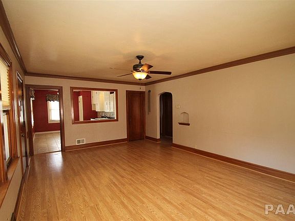 5th image of 519 N Sterling Ave