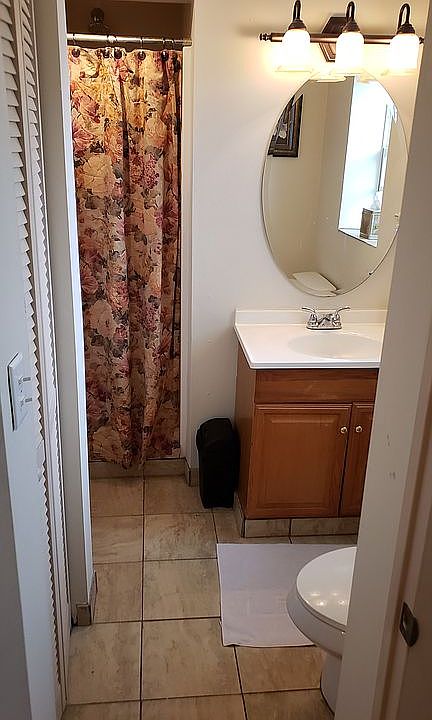 Front Master Bath Shower 