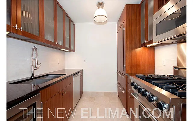 Rented by Douglas Elliman | media 21