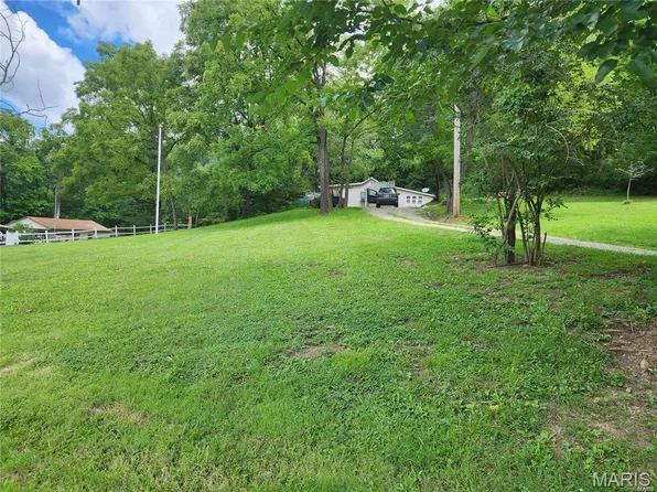 13339 Rosebank Ln, Saint Louis, MO 63122