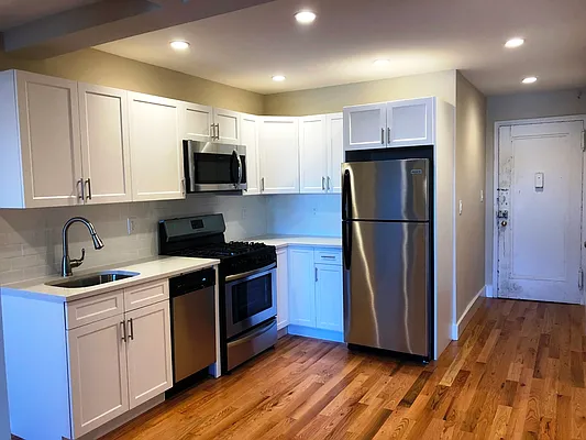 Rented by Prime Realty | media 20