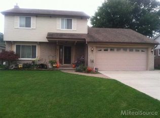 2516 Purcell Dr, Sterling Heights, MI 48310