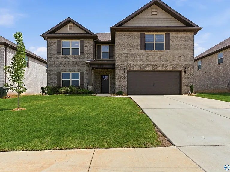 212 Paladin St — Photo 1