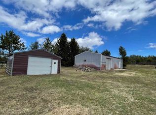 11371 Lord Rd, Charlevoix, MI 49720