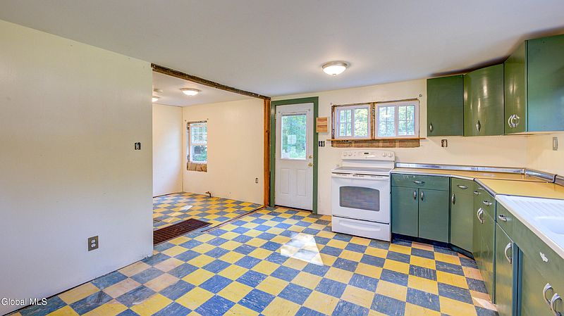 5th image of 149 Wendell Avenue