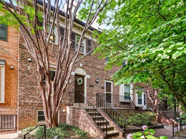 1120 N Taylor St #2, Arlington, VA 22201