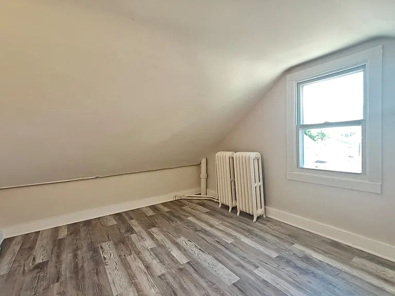 317 Borden St #2 — Photo 8