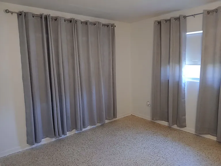 This is the same room as the quilted Queen bed, that was freshly painted and new curtains. It fits a queen bed.