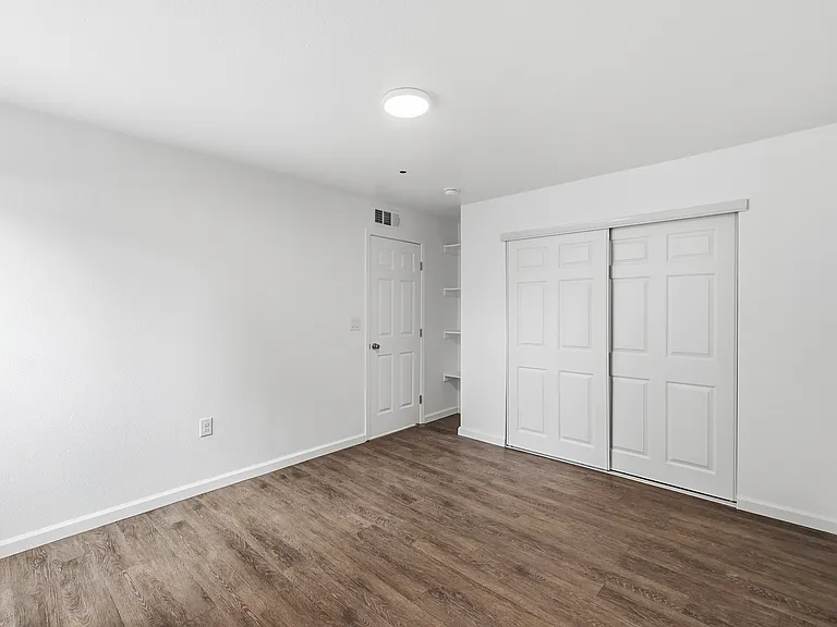Oakbrook Apartments — Photo 3
