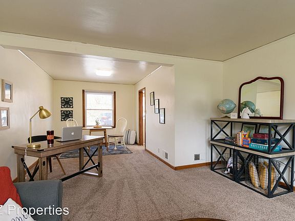3rd image of 2127-2141 Sunset Dr