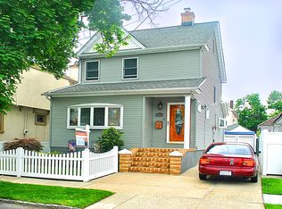 14912 17th Rd, Whitestone, NY 11357