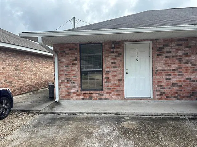 2 bed, 1.0 bath, 850 sqft, $850 — Photo 1