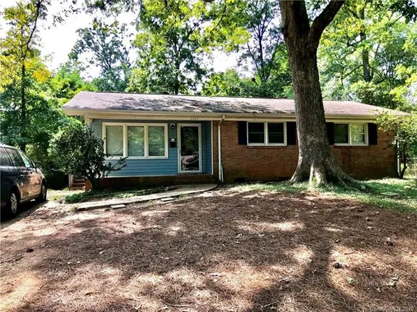 1111 Pondella Dr, Charlotte, NC 28213