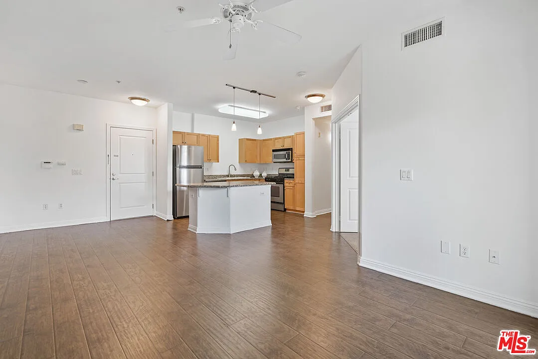 1 bed, 1.0 bath, 910 sqft, $2,900 — Photo 4