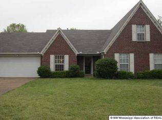 9204 Plantation Lakes Dr, Olive Branch, MS 38654