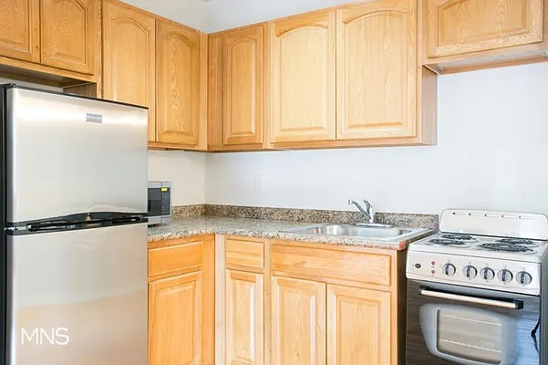 Rented by MNS Marketing | media 8