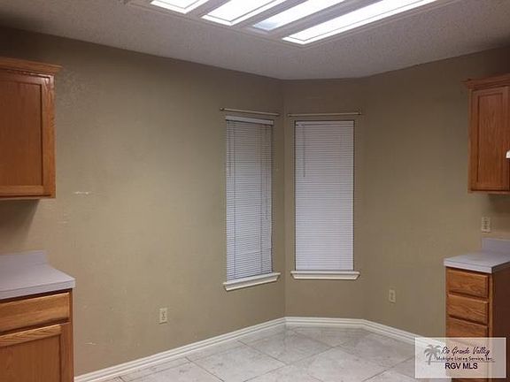 5th image of 2618 E Mark Cir