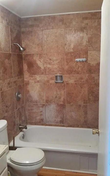 2nd image of 1206 N Spring St