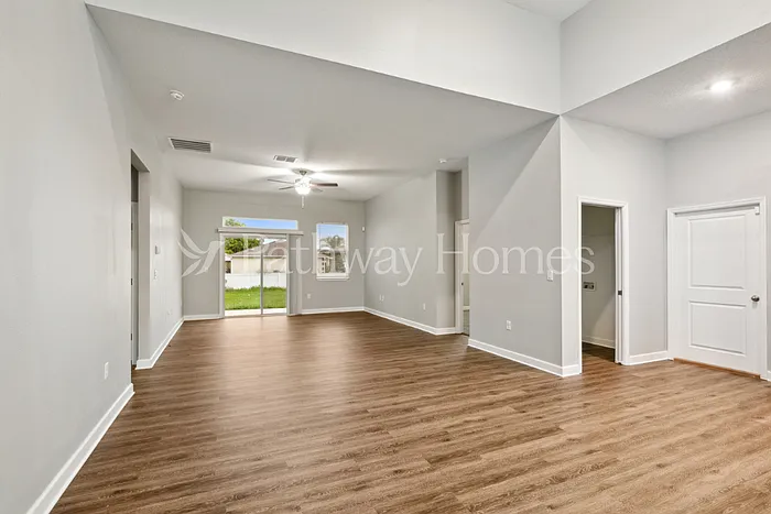 1951 Michigan Dr — Photo 5