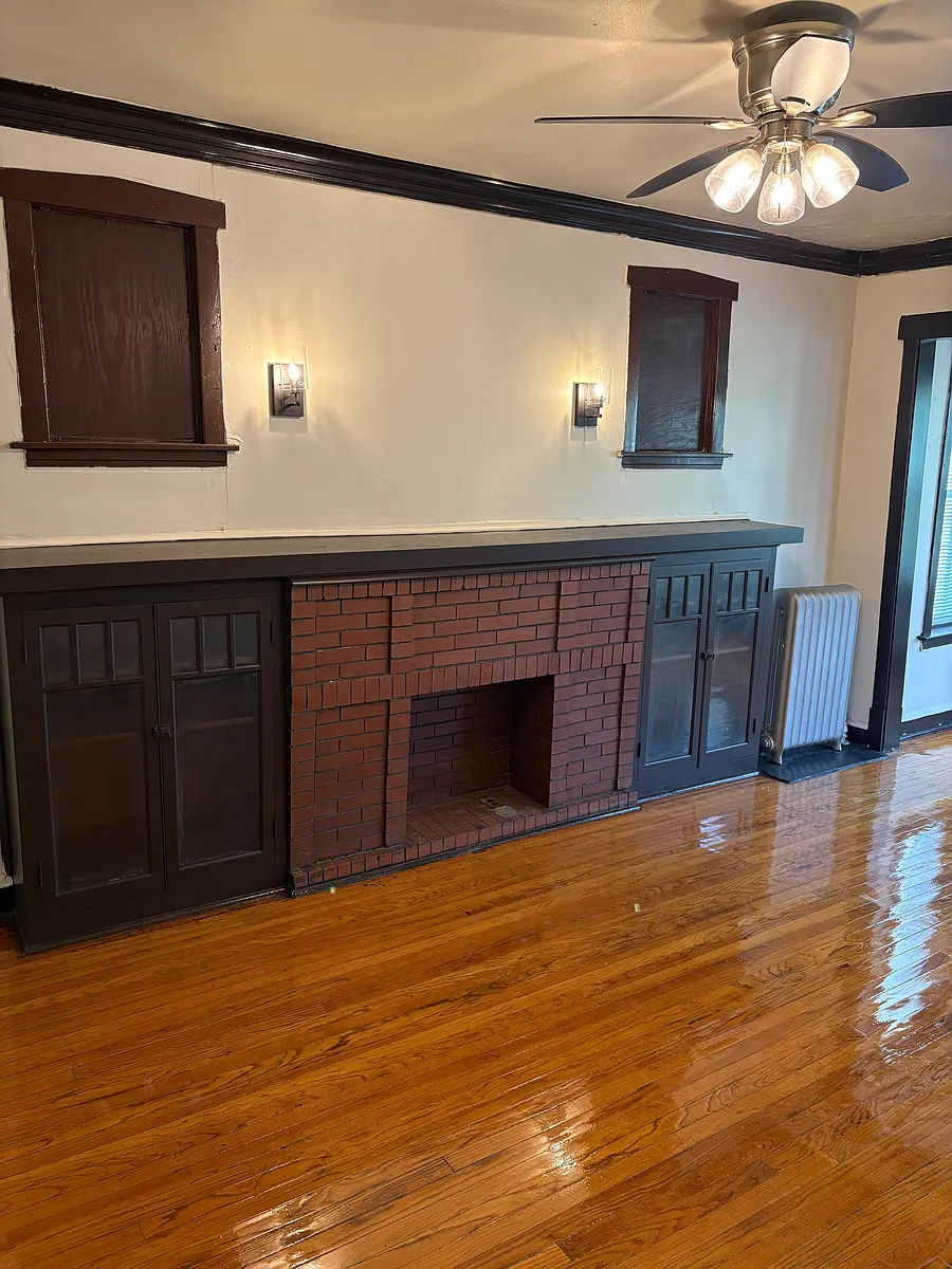 Building Photo - 6018 S Vernon Ave #2