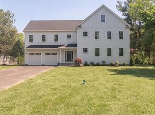 324 Concord Rd, Bedford, MA 01730
