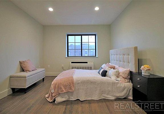 5th image of 1337 Nostrand Ave #4
