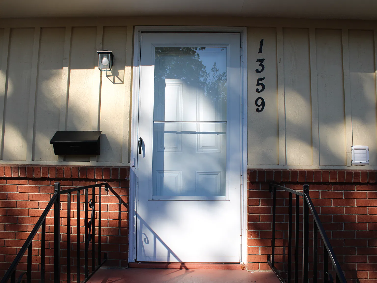 2 bed, 900 sqft, $1,200 — Photo 1