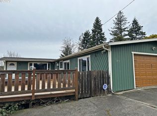 470 3rd Ct, Coos Bay, OR 97420