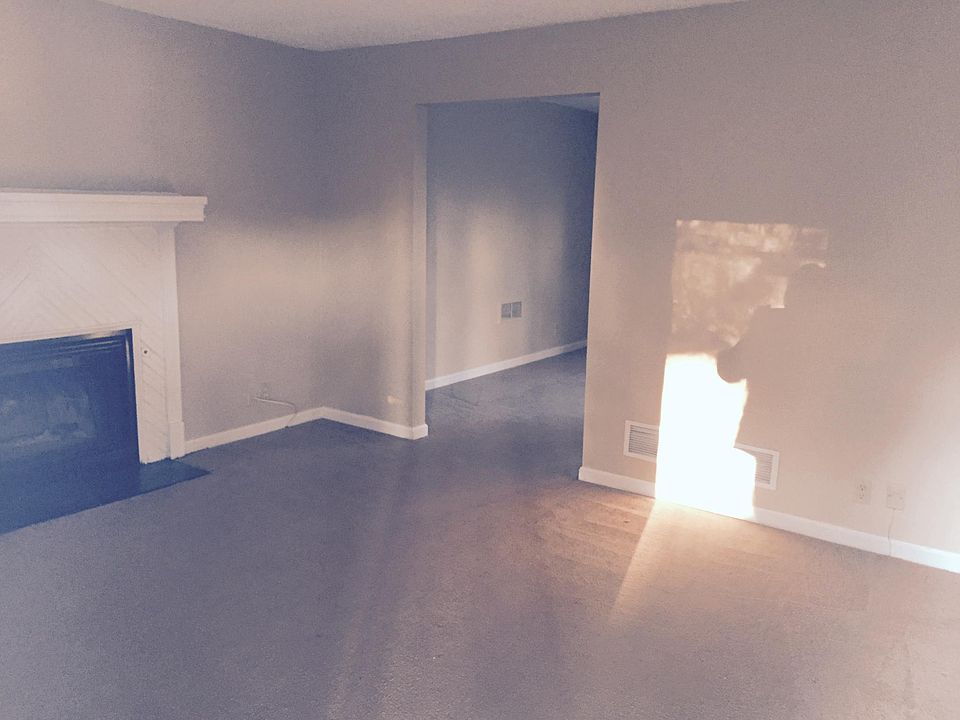2nd image of 2100 Scarbrough Trl E