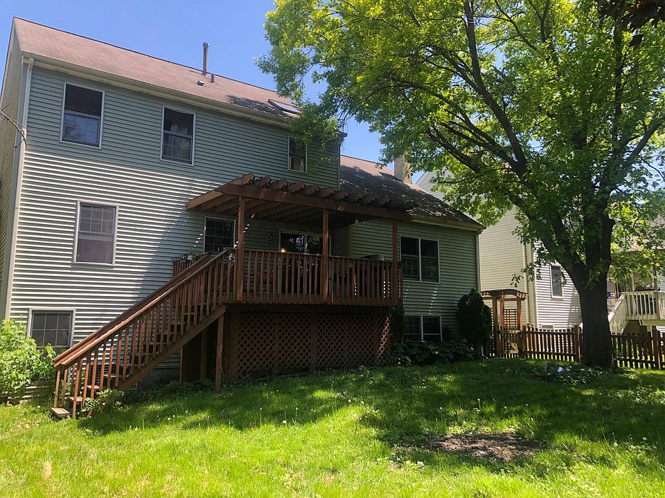 2nd image of 746 Lancaster Ln