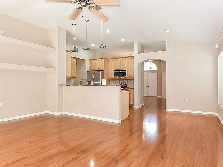 30035 Morningmist Dr — Photo 2