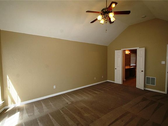 2nd image of 3002 Blair Oak Dr