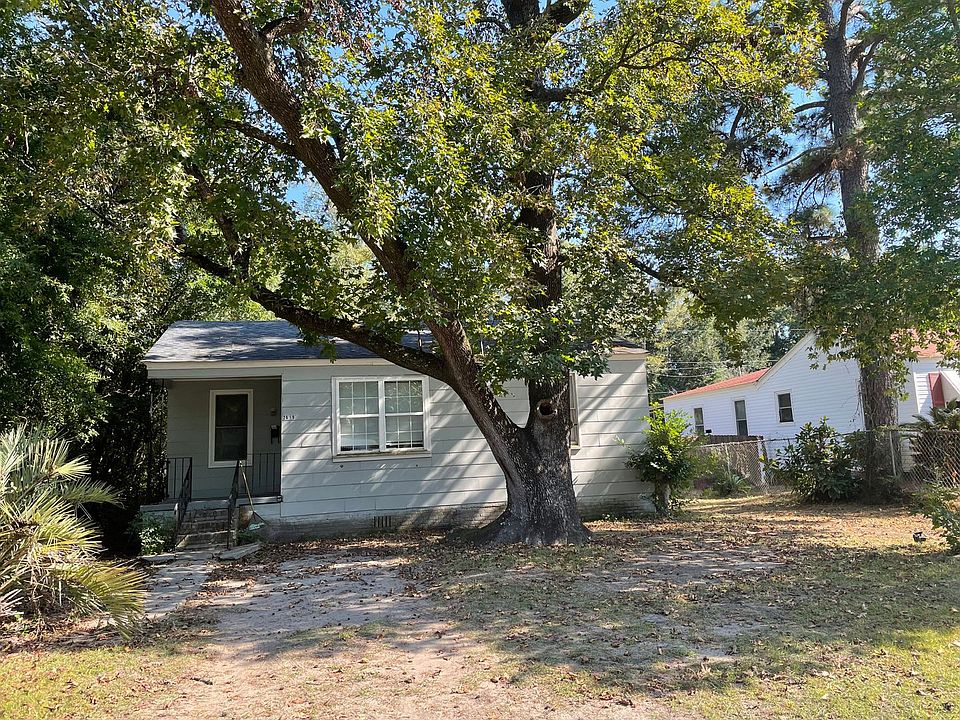 1st image of 2619 Woodlawn Ave