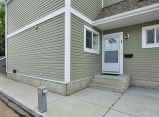 1820 56th St NW #1, Edmonton, AB T6L 5L4