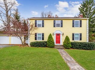 9 Hilltop Cir, Worcester, MA 01609