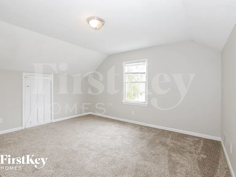 1726 Knight Cir — Photo 10