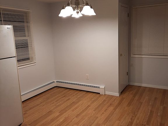 3rd image of 32 Dawson St