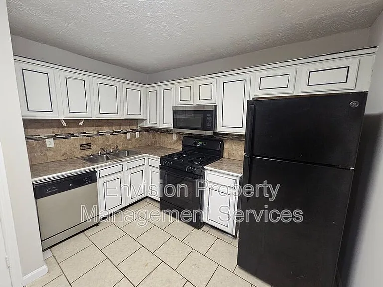 6388 Charter Way — Photo 9