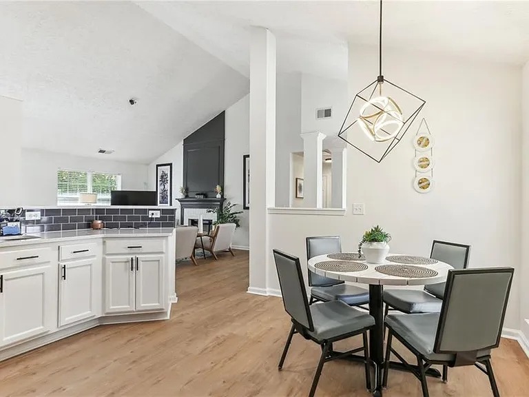 859 Springchase Dr — Photo 12